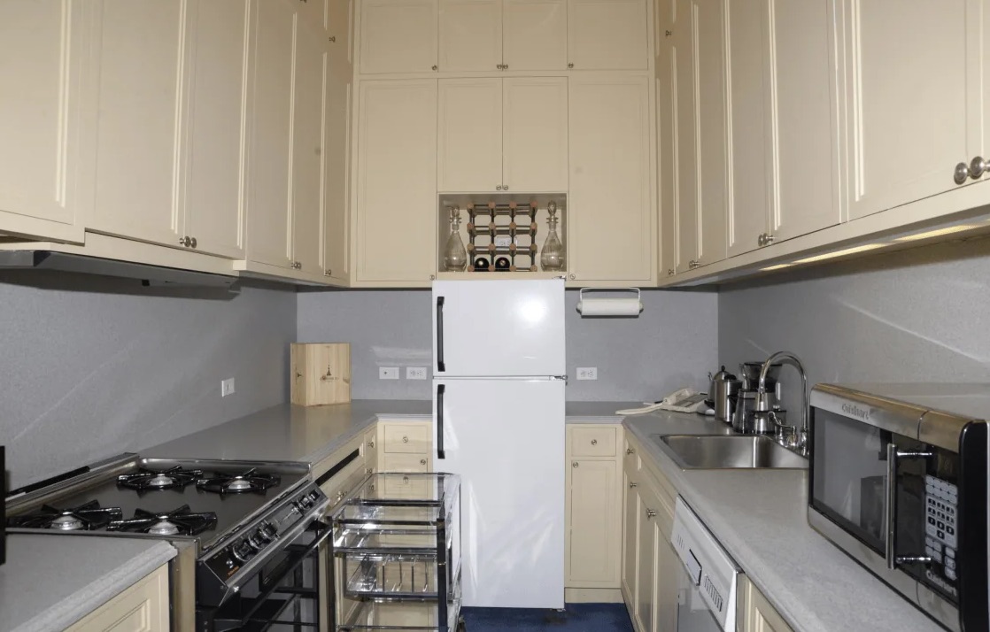 Refrigerator Leak Damage Restoration in Sandy Hills, UT